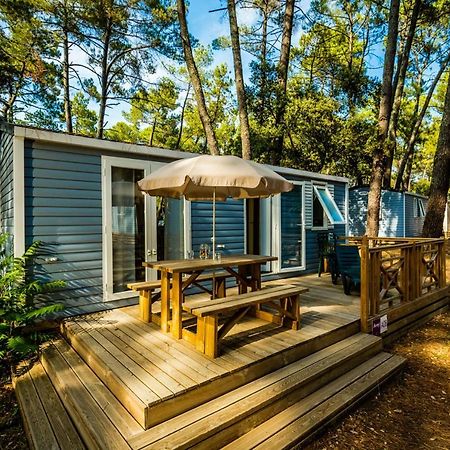 Camping La Sousta**** Remoulins Exteriör bild