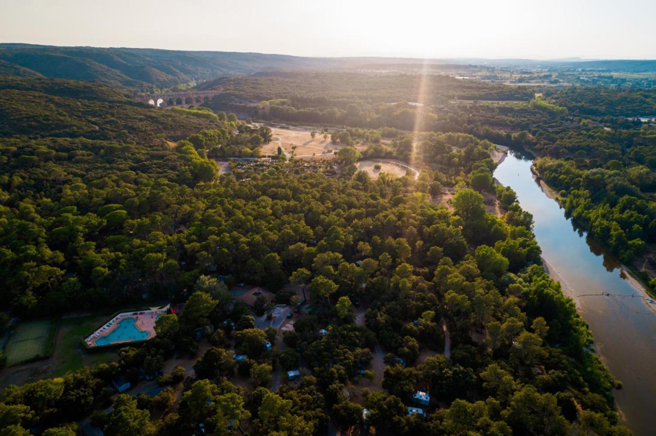 Camping La Sousta**** Remoulins Exteriör bild