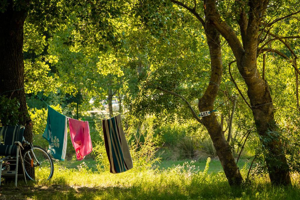 Camping La Sousta**** Remoulins Exteriör bild