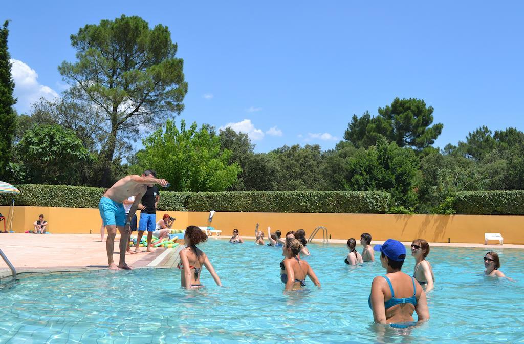 Camping La Sousta**** Remoulins Exteriör bild