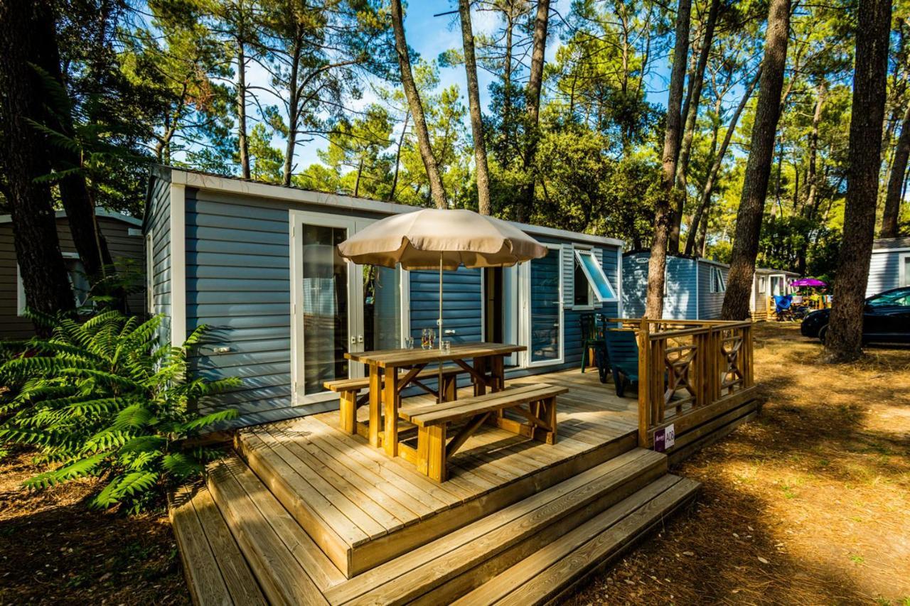 Camping La Sousta**** Remoulins Exteriör bild